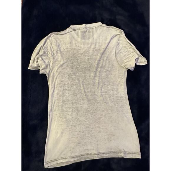 Hot Topic Gothic Cross Wing Skull Graphic Tee Small Gray Gold Foil Slim Emo Punk - Picture 8 of 9